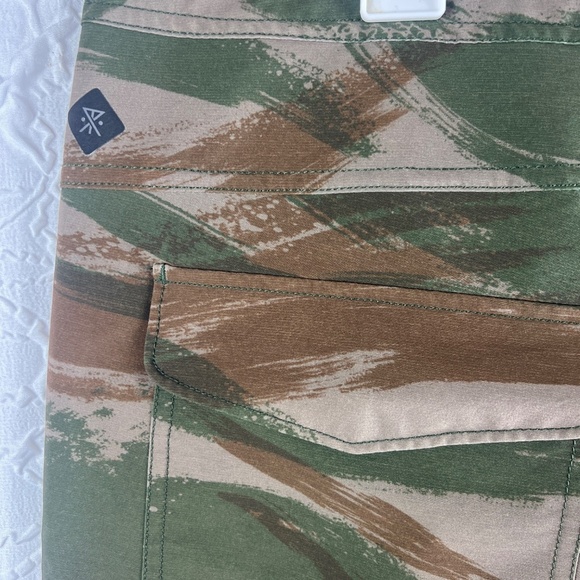 Roark Mens Shorts - Picture 3 of 6